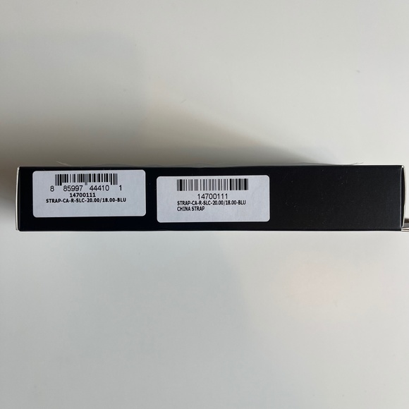 NEW Coach Apple Watch Band Blue NIB - Picture 8 of 9